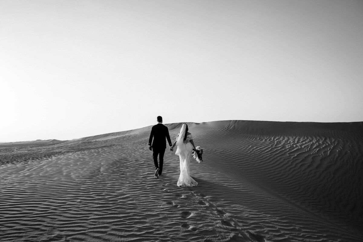rock-your-event-wedding-styling-planner-designer-dubai-UAE-sand-dunes-elopement