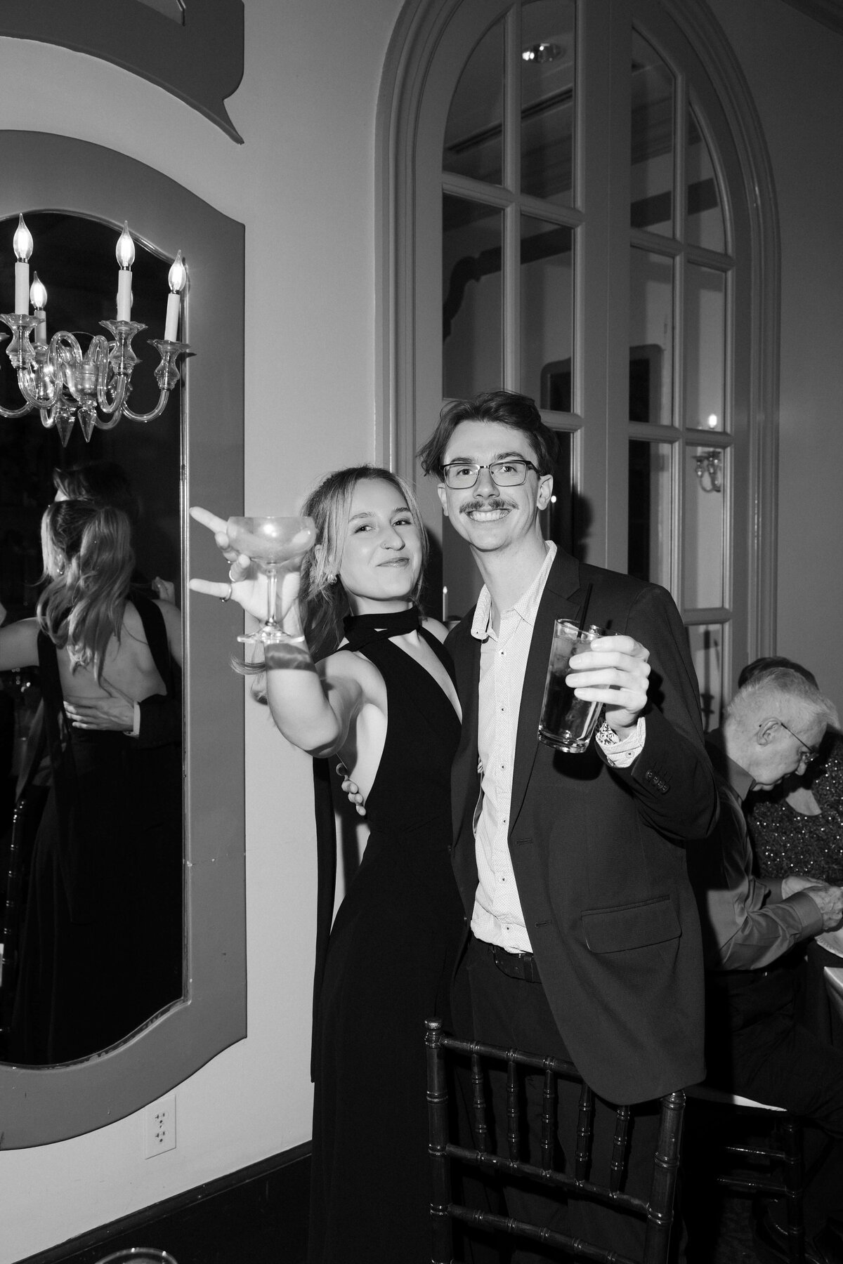89_riskyexposure_maddie-noah_las-vegas-elopement-photography