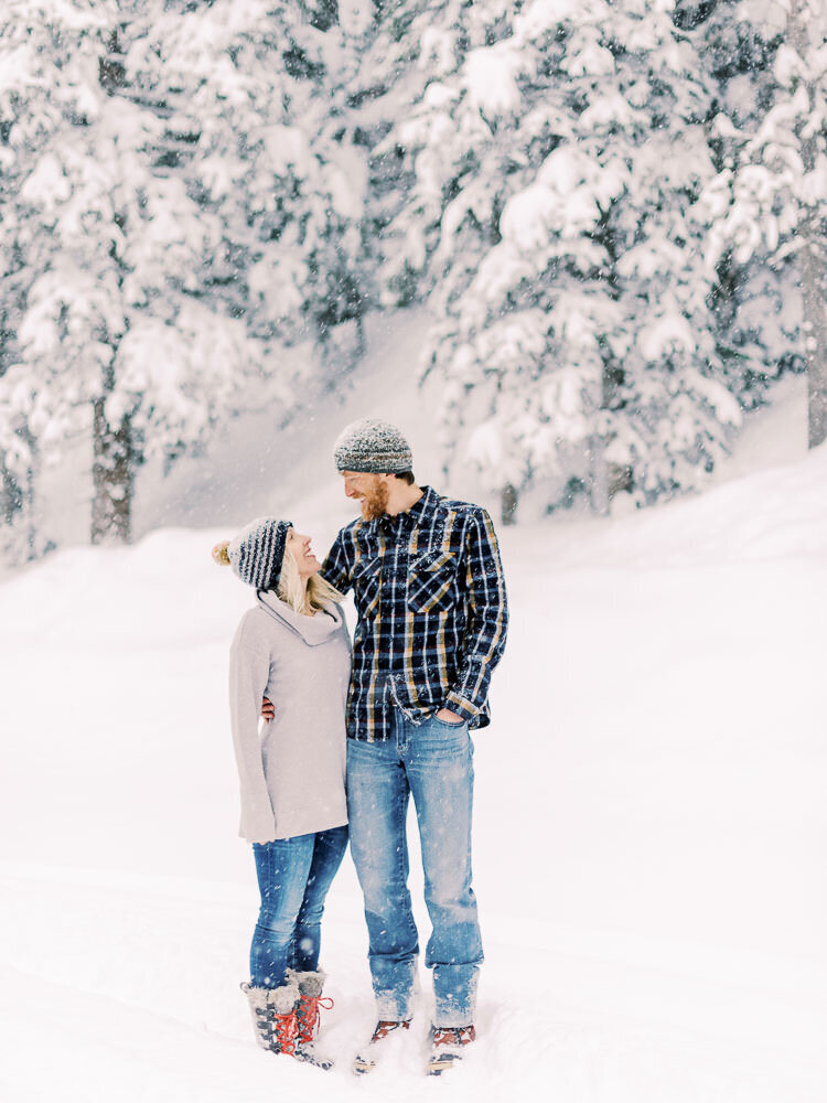 Colorado-Family-Photography-Christmas-Winter-Mountain-Snowy-Photoshoot21