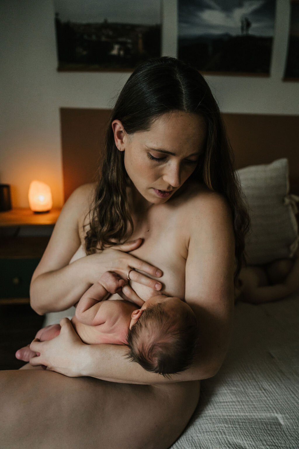 intimate-postpartum-photography-17
