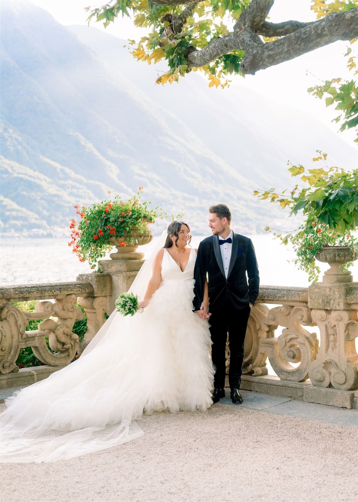 JuliaAaronPreviews_LakeComo_LaurenFair056_websize
