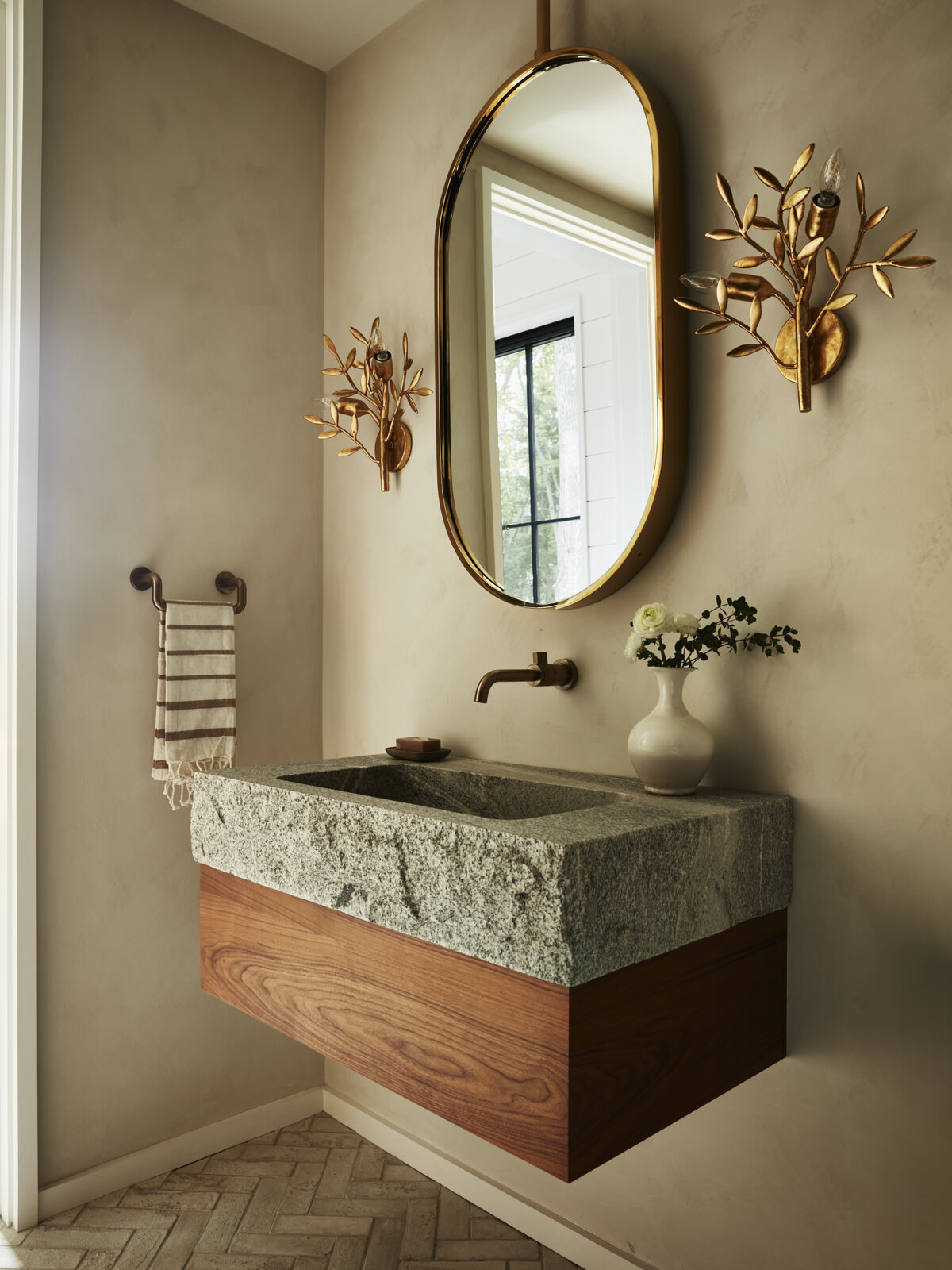 007-powderroom-stonesink-walnut-custom
