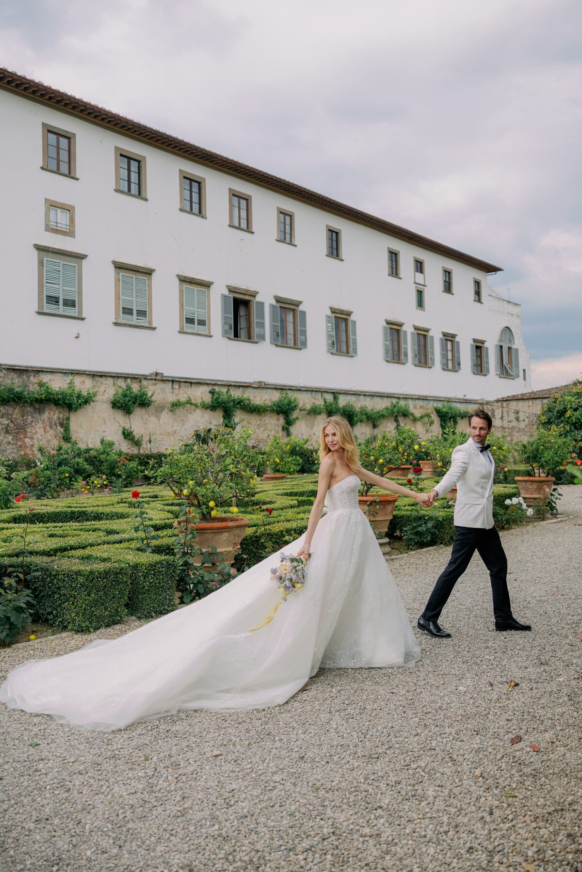 villa-corsini-florence-italy-wedding-larisa-shorina-destination-luxury-photography-148-min