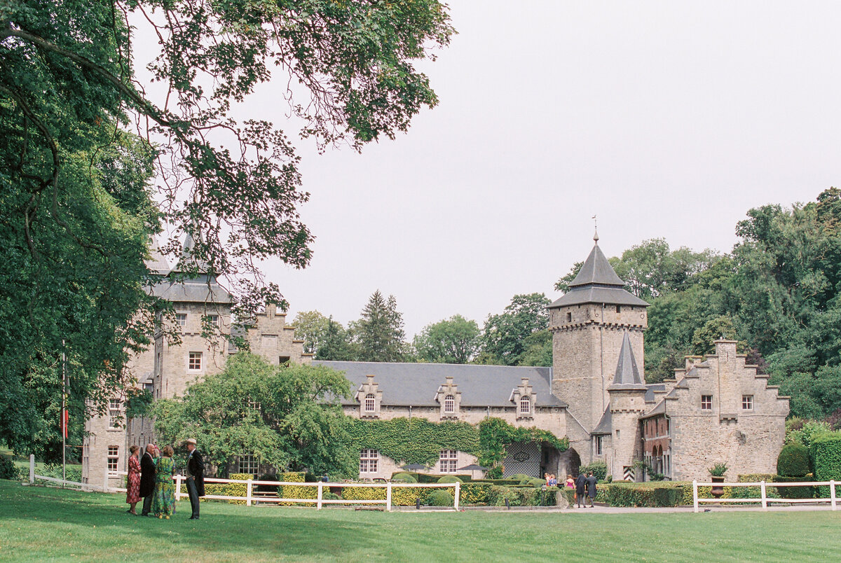 75-Olivia_Poncelet-Film-Photographer-Mariage-Chateau-de-la-Rocq-RH-WEB-72