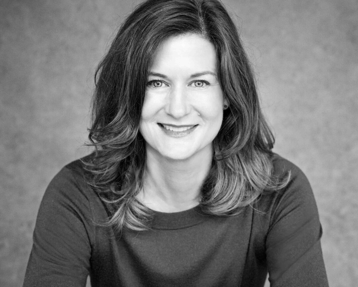 woman-headshot-in-black-and-white-san-francisco