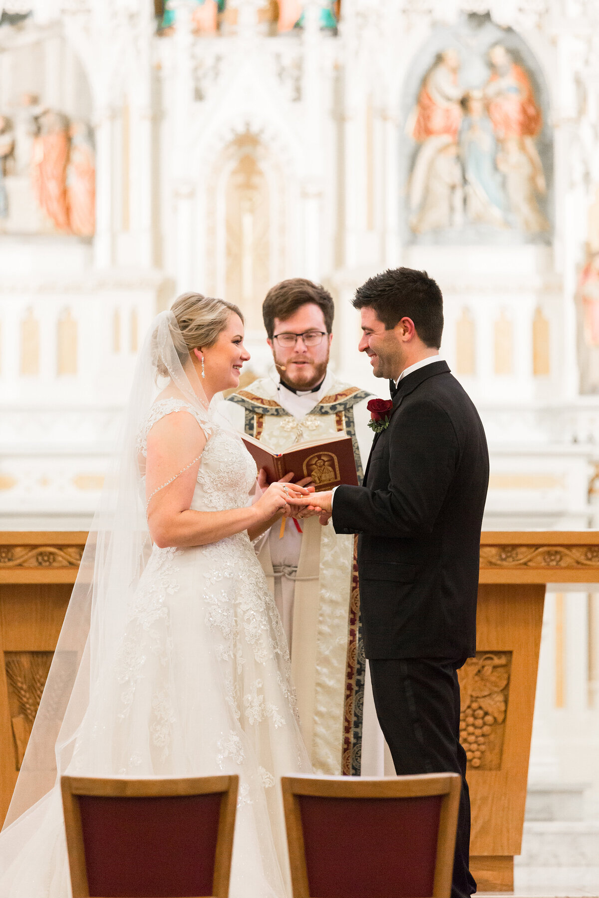 12-st-marys-catholic-church-grand-rapids-michigan-winter-wedding