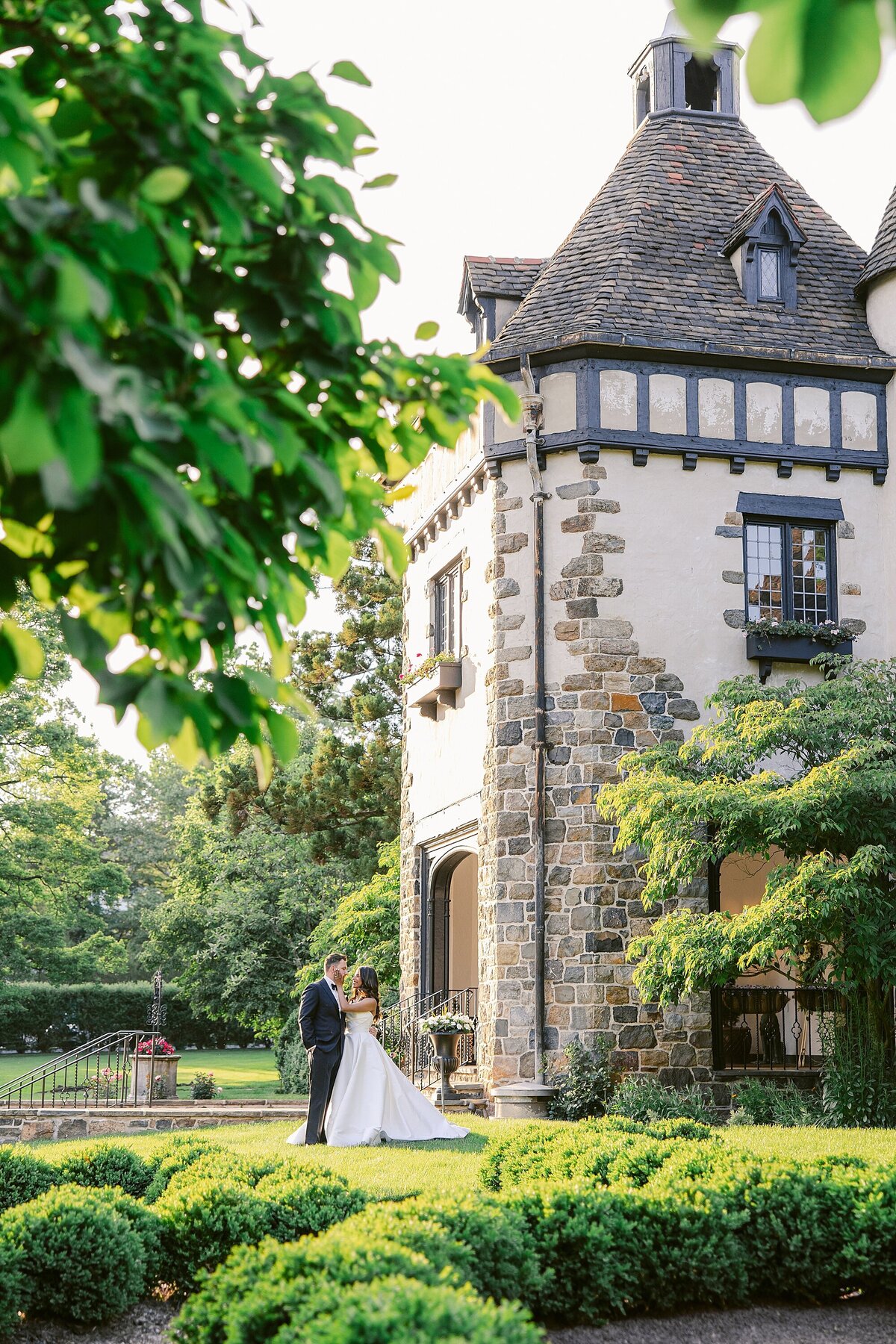 Pleasantdale-Chateau-Wedding-Photographer-Lauren-Kearns_0153