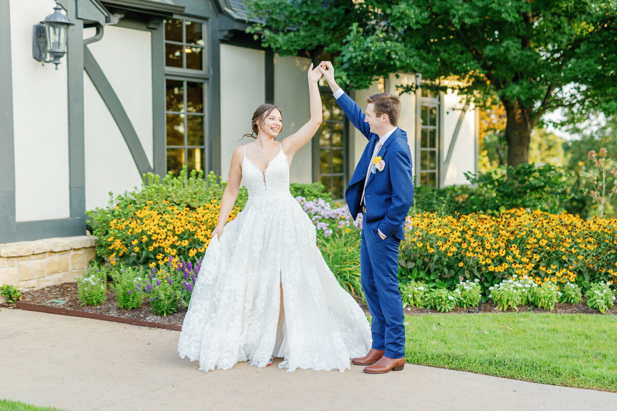 Summer Color Bella Donna Wedding - Tulsa Wedding Photographer-16