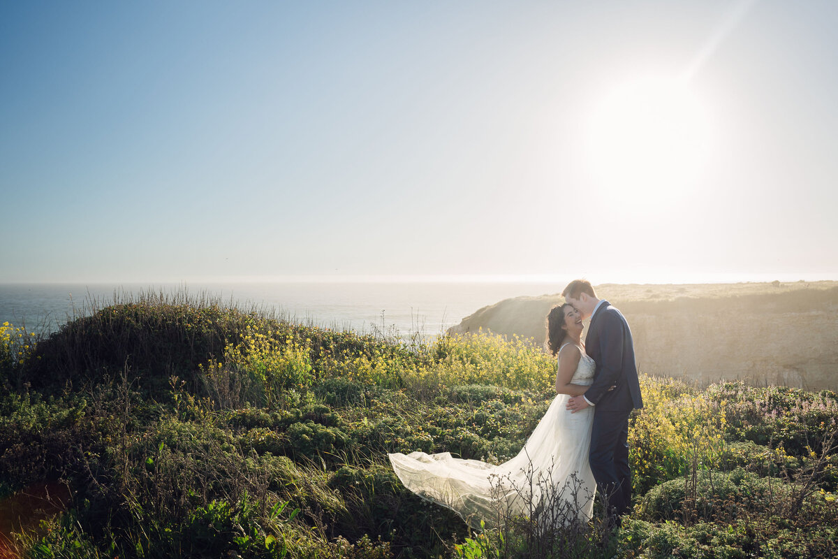bride-groom-sea-cliffs-elopement