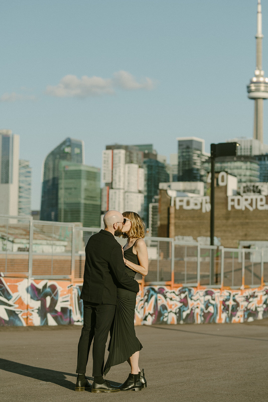 toronto-city-elopement-kensington-market-freespirited-romantic-fun-authentic-wedding-photography-2609