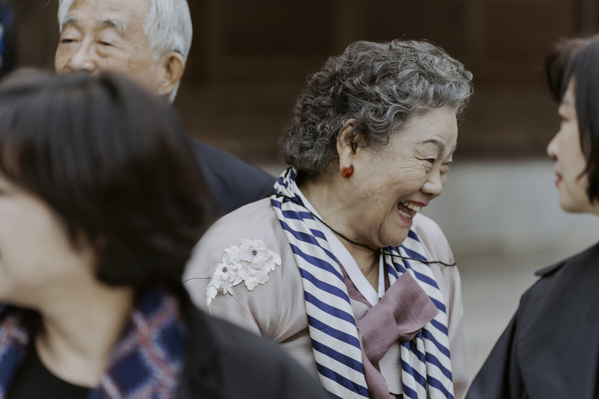 groom's grandma excited for the wedding ceremony
