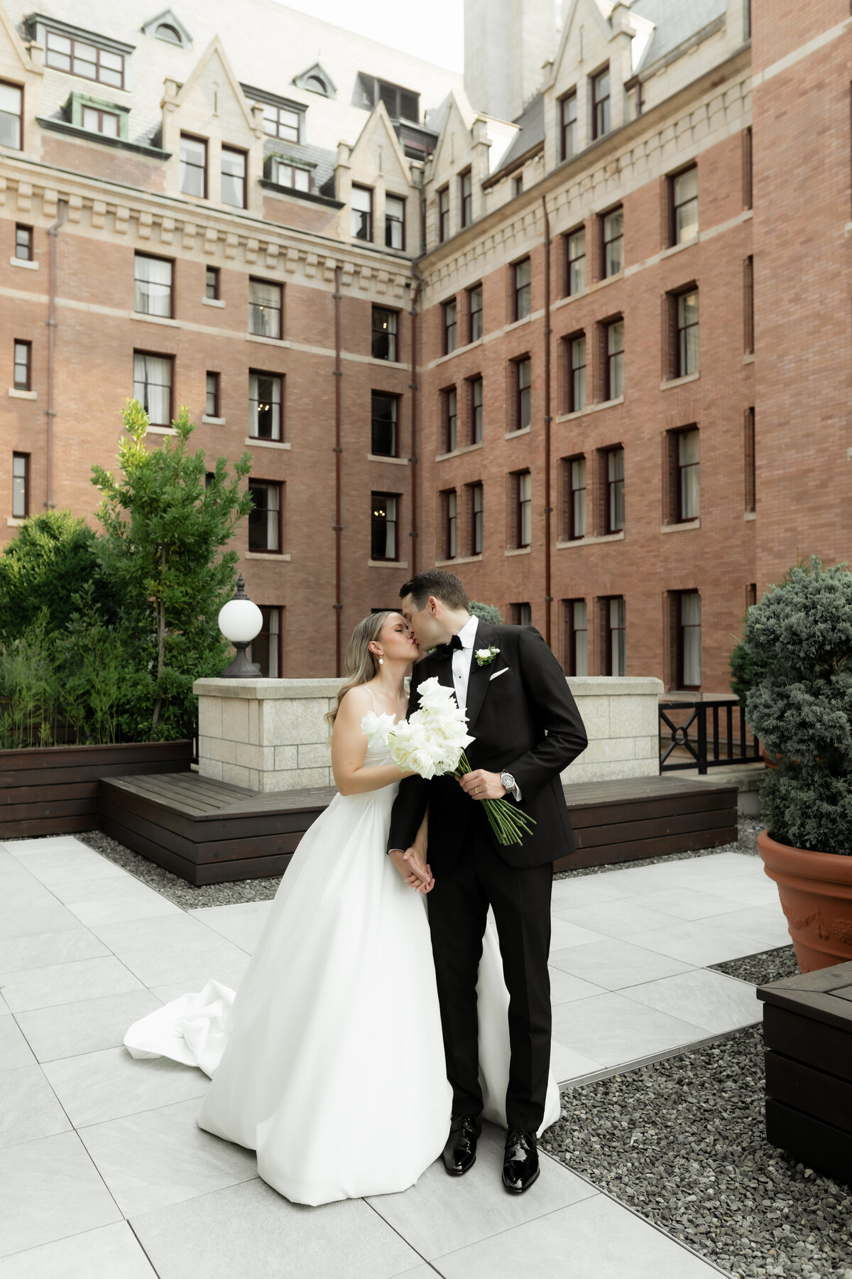MeghanHemstra-Elegant-Hatley-Castle-Wedding-51