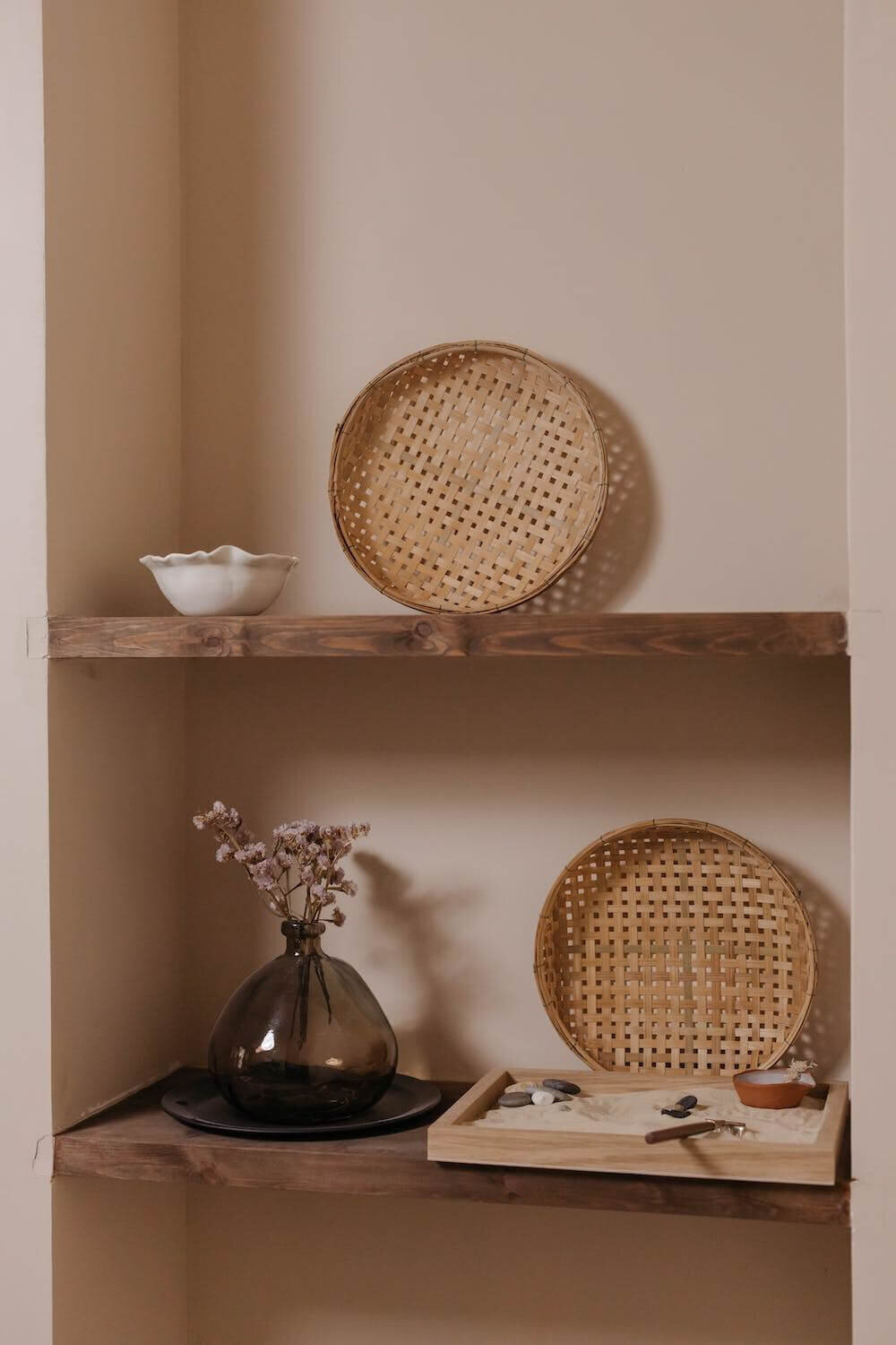 Interior template 108