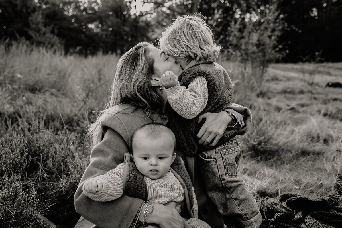 fotoshoot gezin gezins fotoshoot eindhoven valkenswaard gezinsfotograaf fotosgraaf noord brabant liefdevolle herinneringen