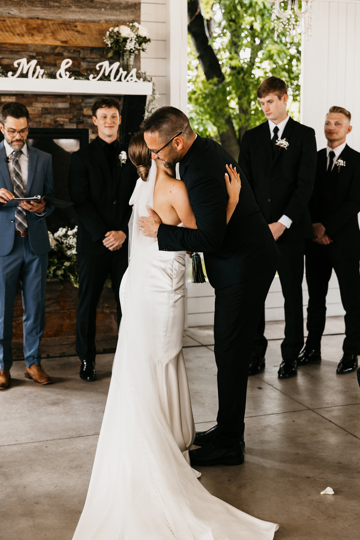 Aaron + Tessa_Sneak Gallery-12
