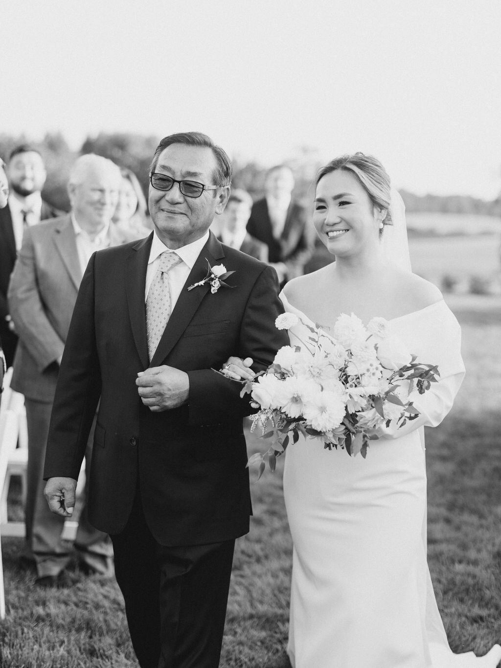 Leslie&Ricardo_EarlyMountainVineyardWedding_SneakPeek-81