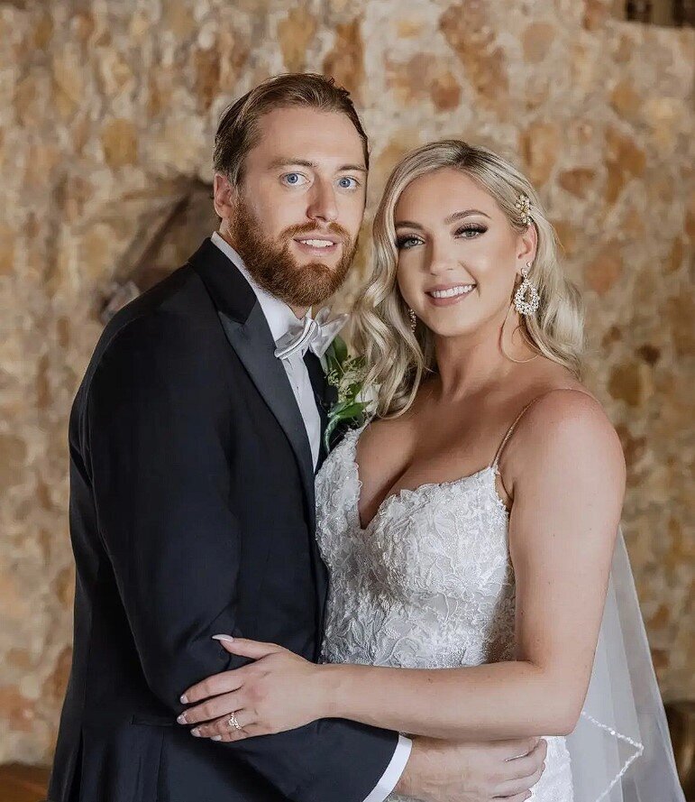 Houston makeup artist creating a flawless bridal look during a live Houston wedding session.
