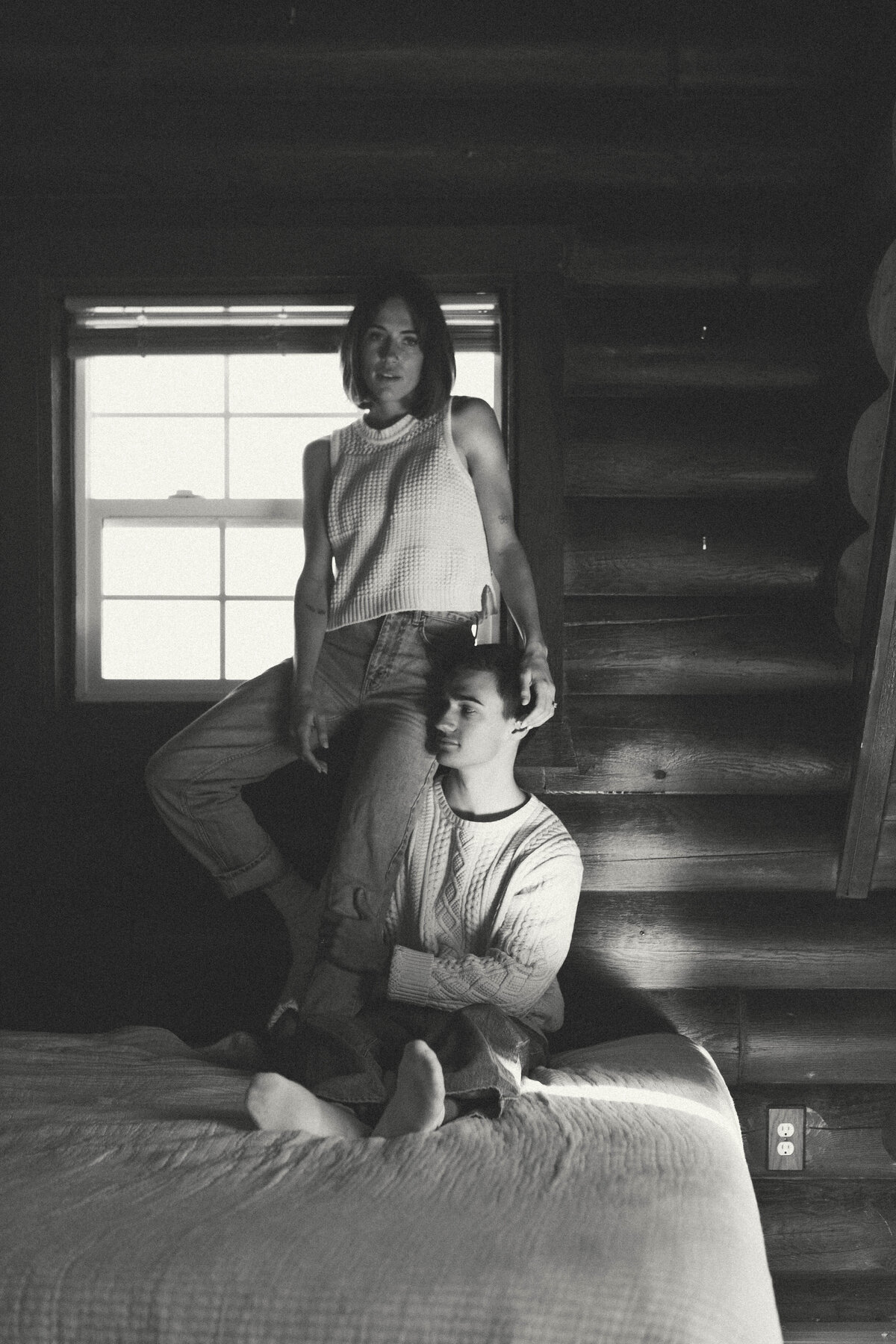 Cozy-Cabin-Couples-Session-in-Snowy-Mountains-of-Utah231205--0126
