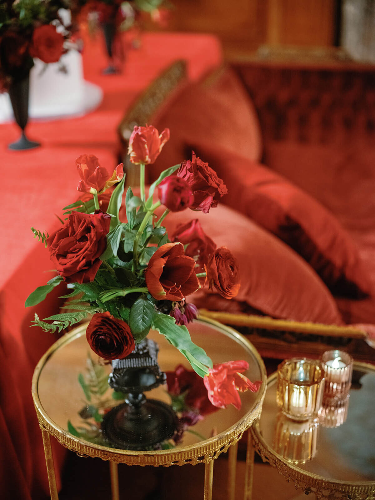 jane-steven-springvale-floral-perry-belmont-house-small-arrangment