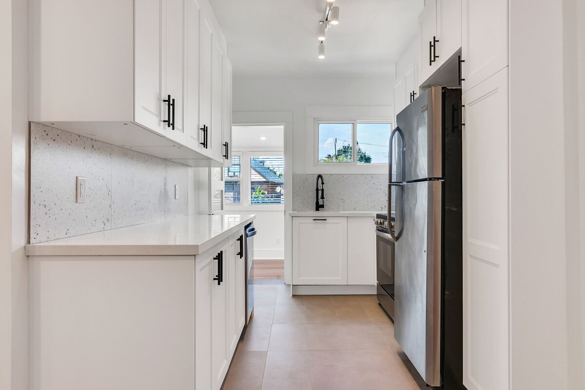 16-web-or-mls-15_001_Kitchen