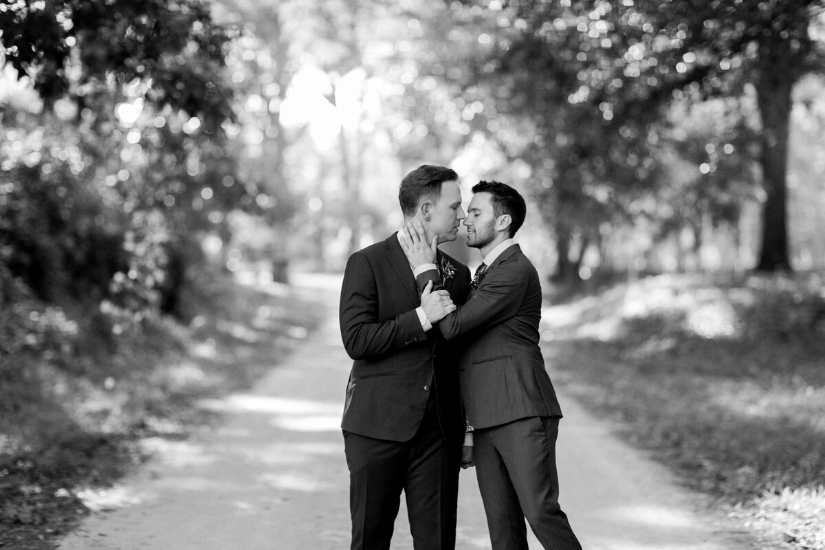 Ben&Brad_SunsetBeachWedding_ErinL.TaylorPhotography-308