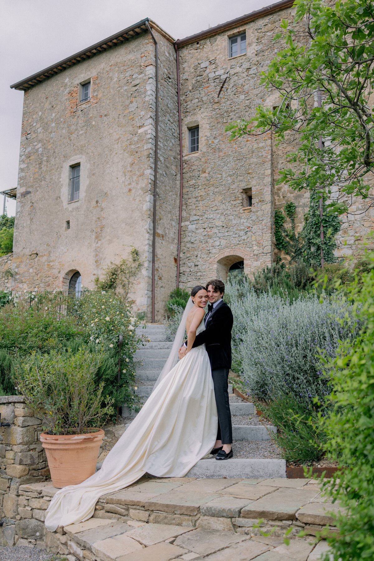 monteverdi-tuscany-wedding-larisa-shorina-destination-luxury-photography-71