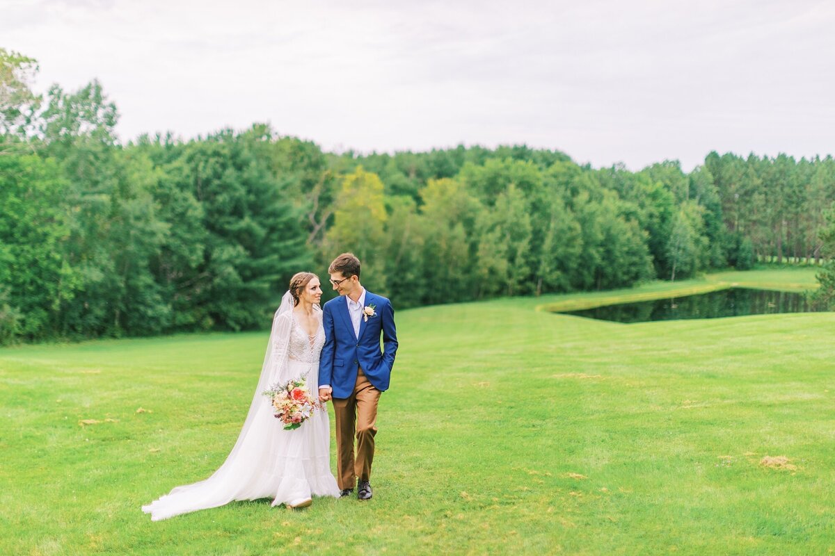 Cunningham-Farm-Boho-Colorful-Maine-Wedding-Photography_0052