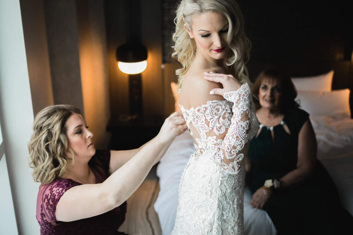 Ruffled_Feathers_Lemont_Illinois_Winter_Wedding_Lauren_Ashley_Studios-10