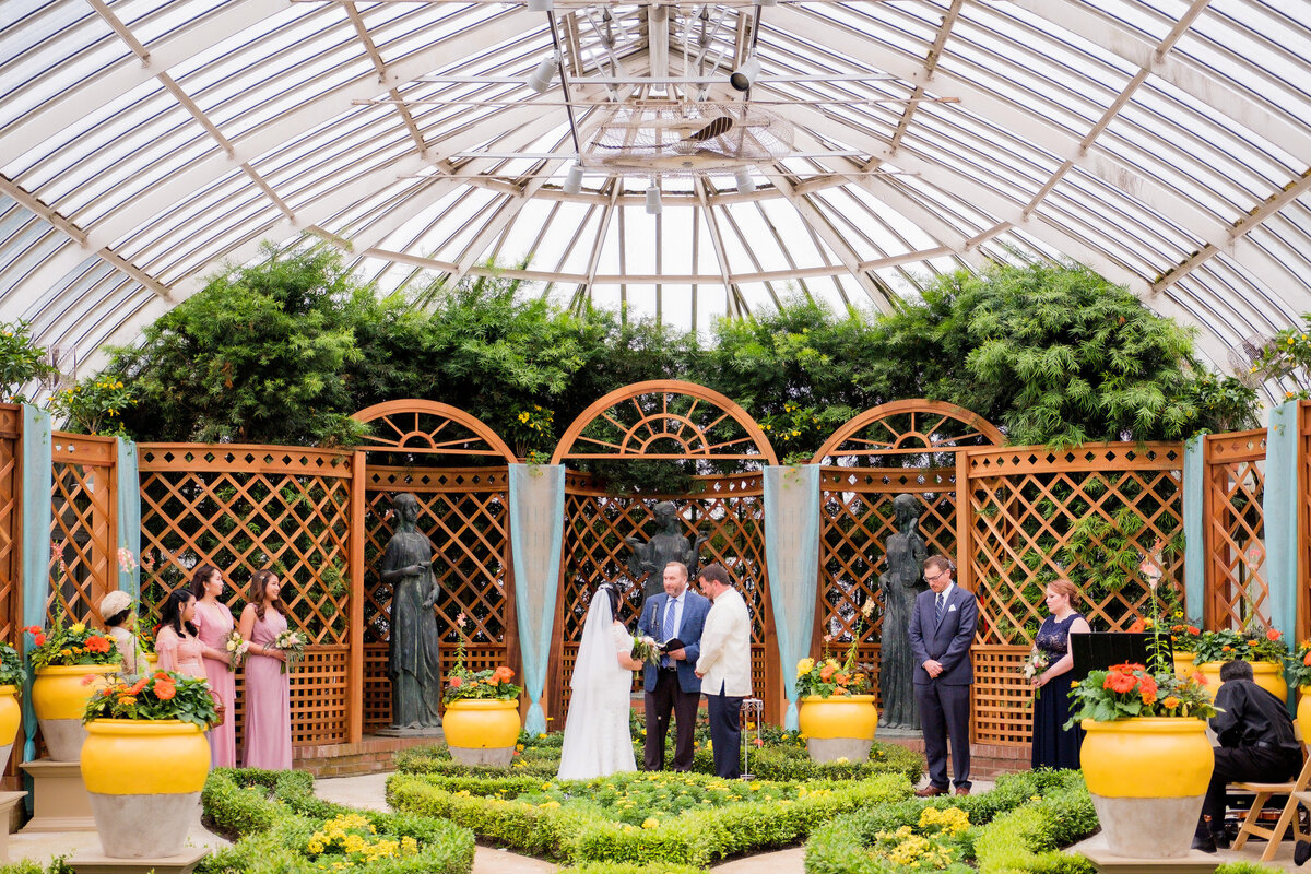 broderie room small wedding elopement