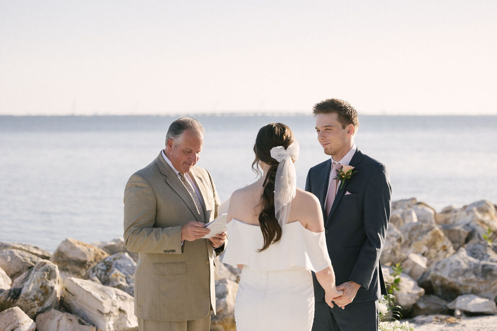 emily-plank-photo-the-current-hotel-florida-elopement-chantilly-chic-celebrations-11