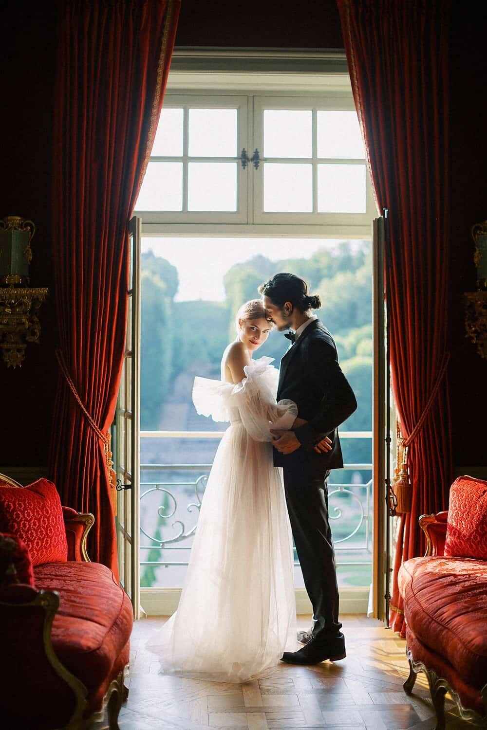 France-chateau-de-Vilette-wedding-Paris-France-bride-and-groom-Julia-Kaptelova-Photography-201