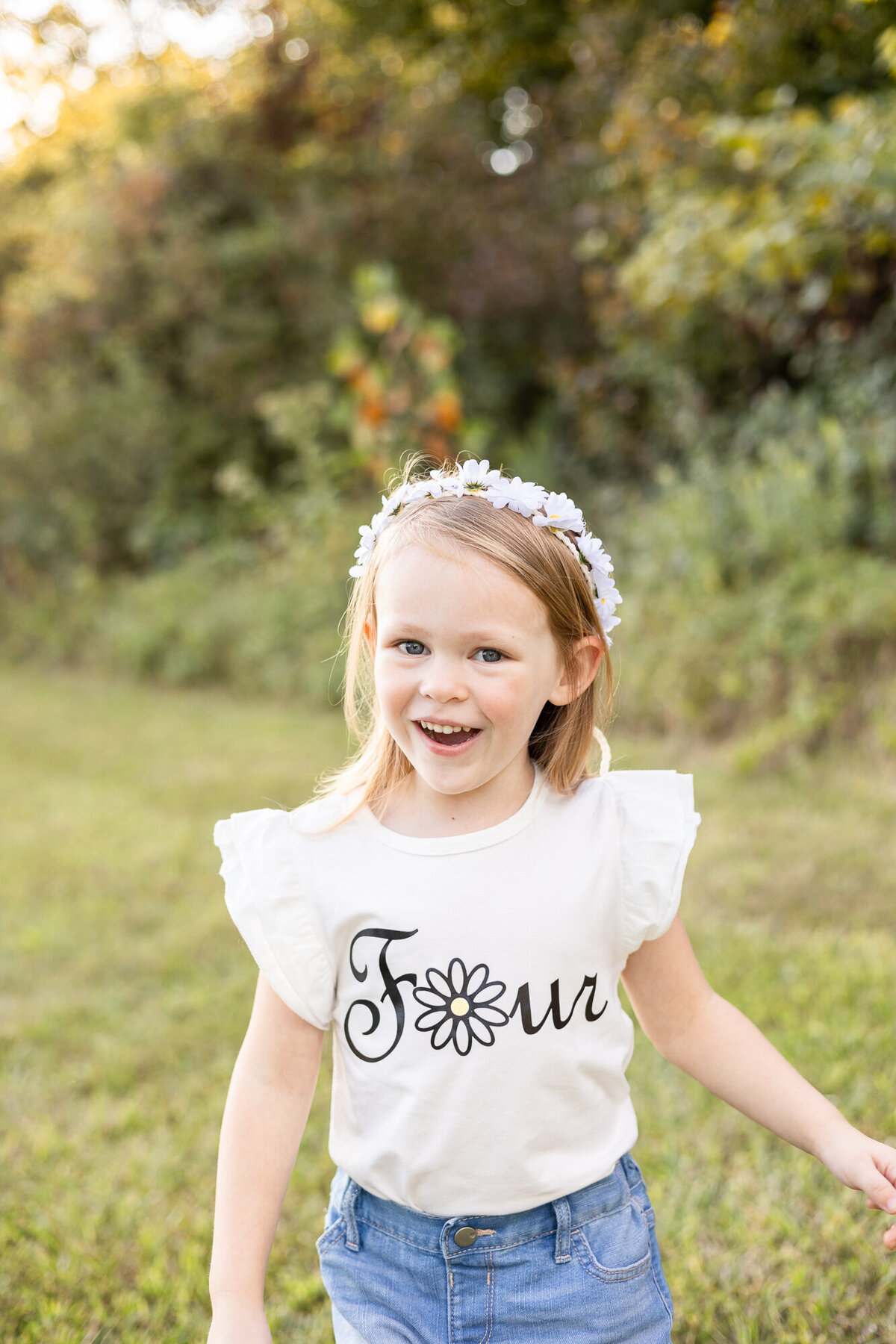 Outdoor-cake-smash-one-year-old-milestone-photography-session-Frankfort-KY-photographer-4