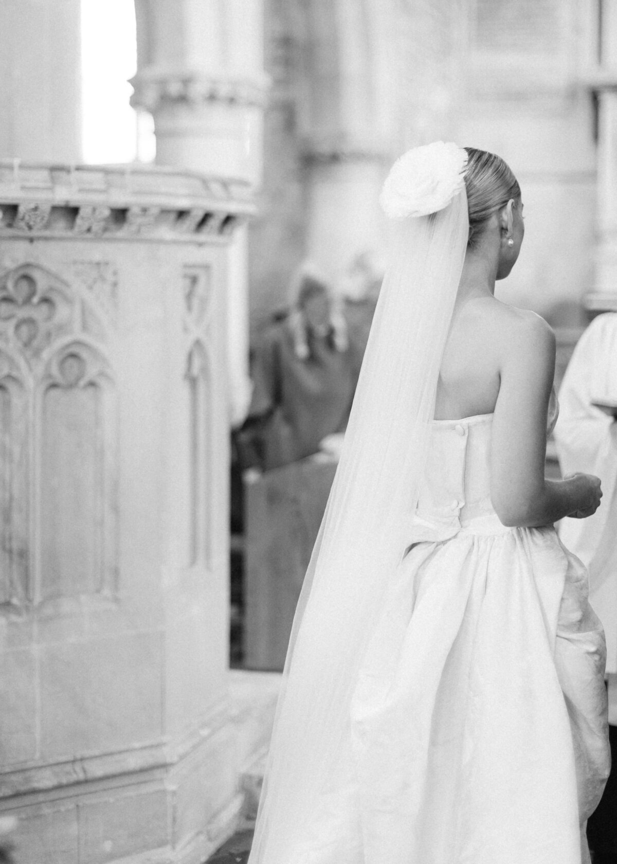 chloe-lowe-wedding-euridge-manor-cotswolds-vivienne-westwood-veil-ceremony