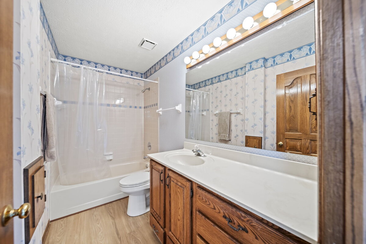 63-web-or-mls-A7405575
