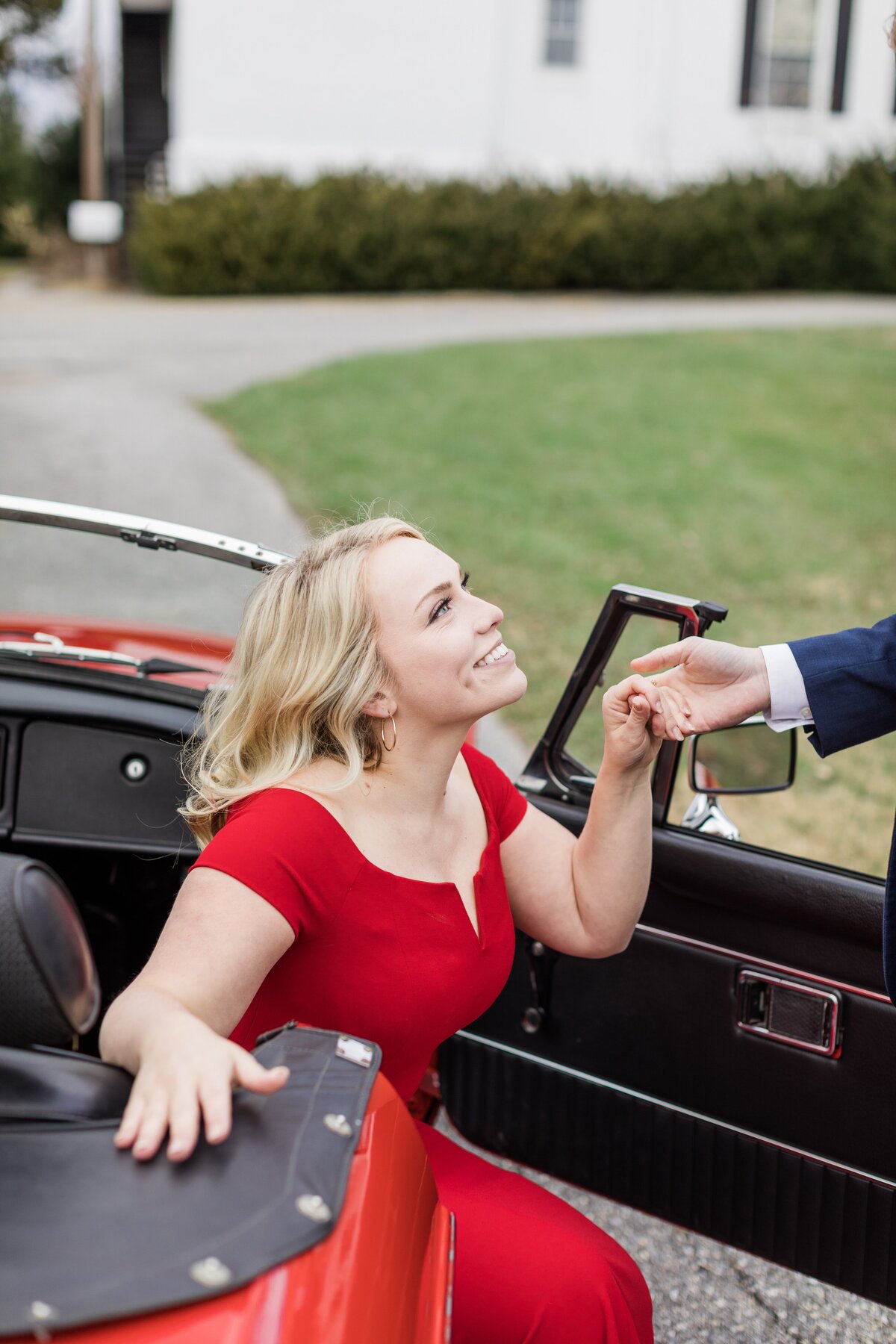 Vintage-Car-Engagement-Photos-DC-Maryland-Silver-Orchard-Creative_0032