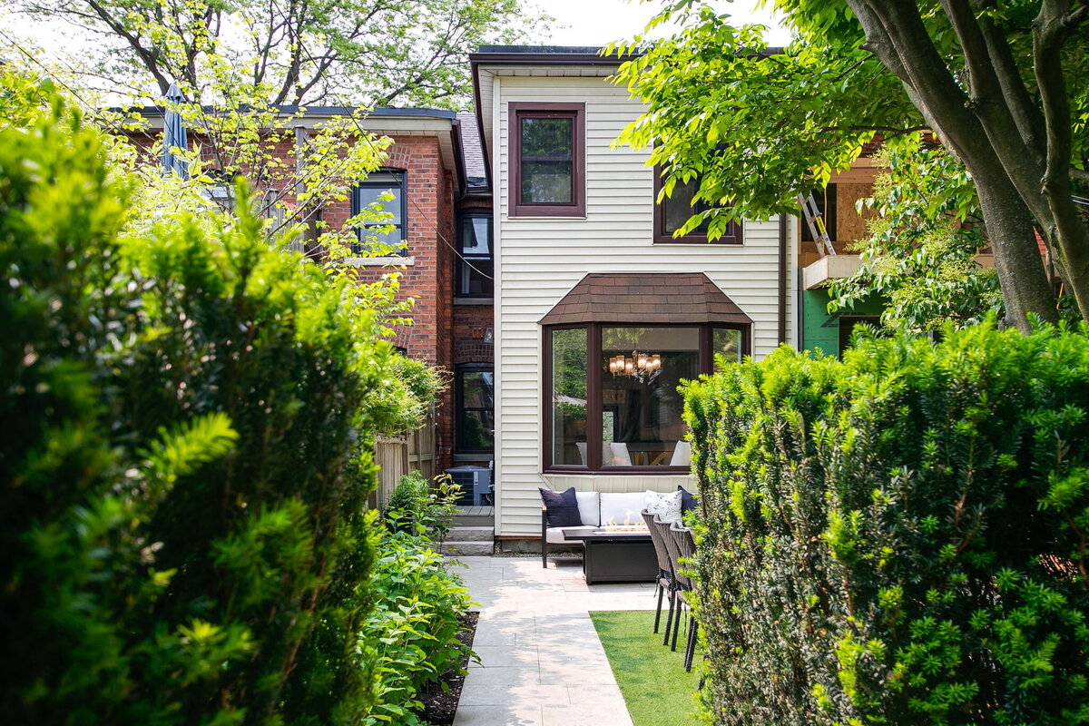 68-web-or-mls-74_011_Backyard