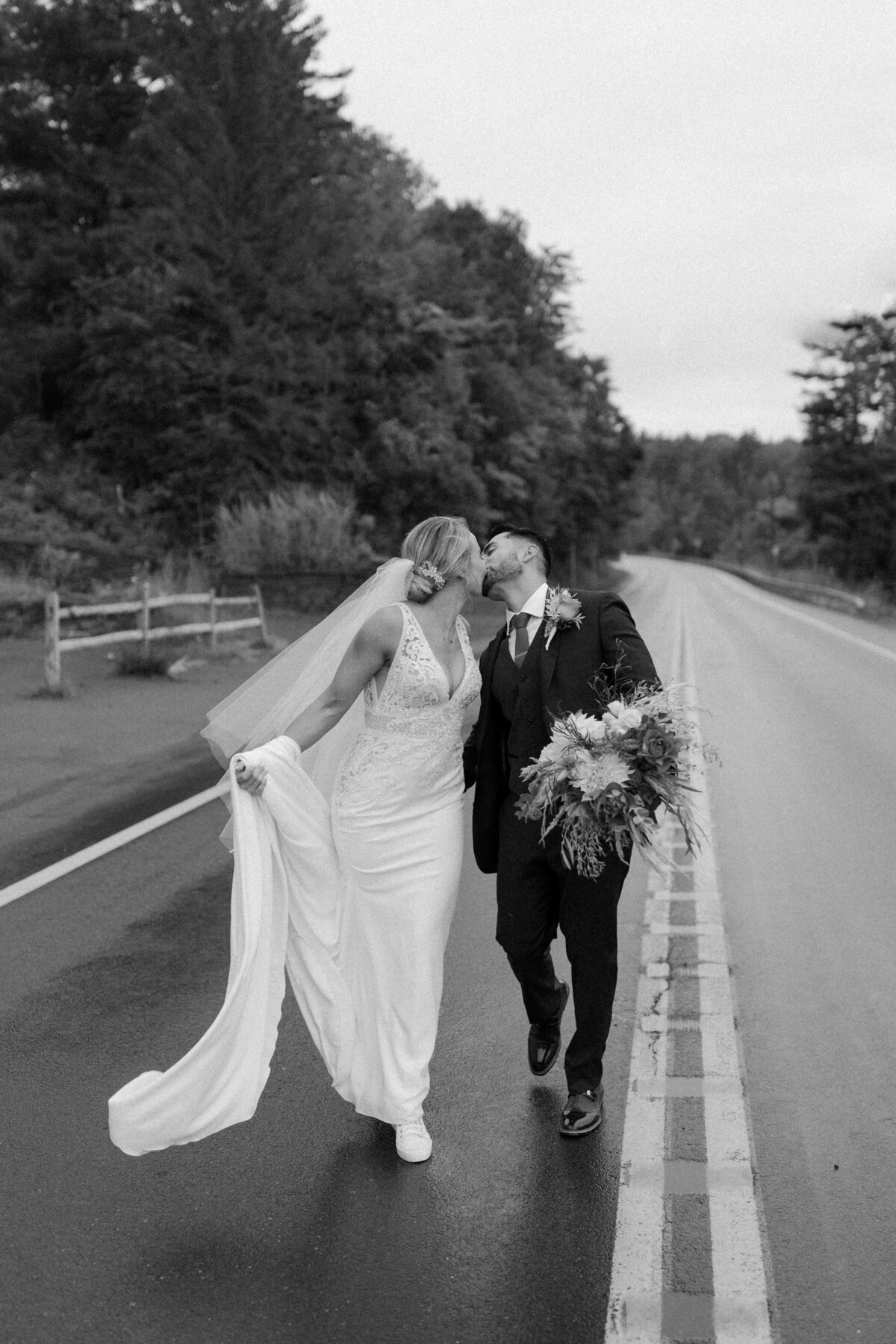 Alyssa_Flood_Photography_Brittany_Geo_Wedding-298