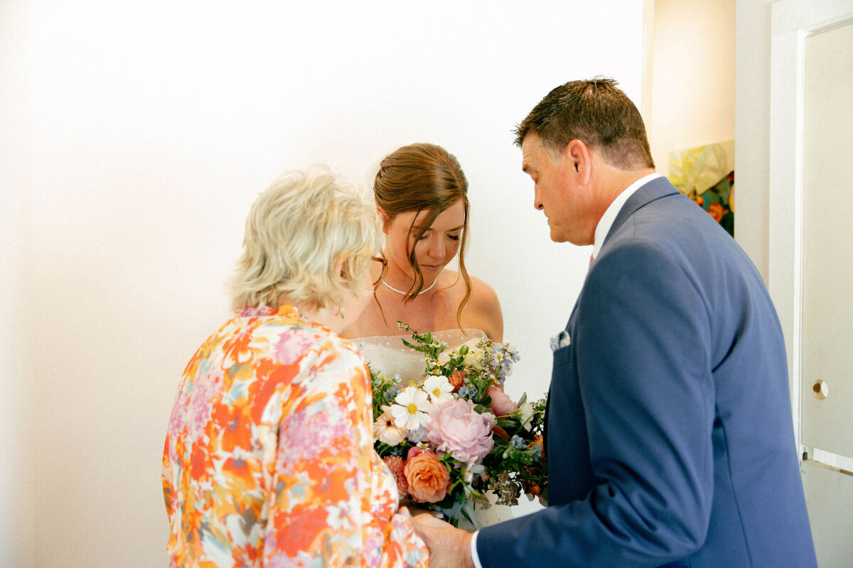 Brooke&PerronWeddingPhotos_GettingReady_AustinWeddingPhotographer_HereafterFilms-104