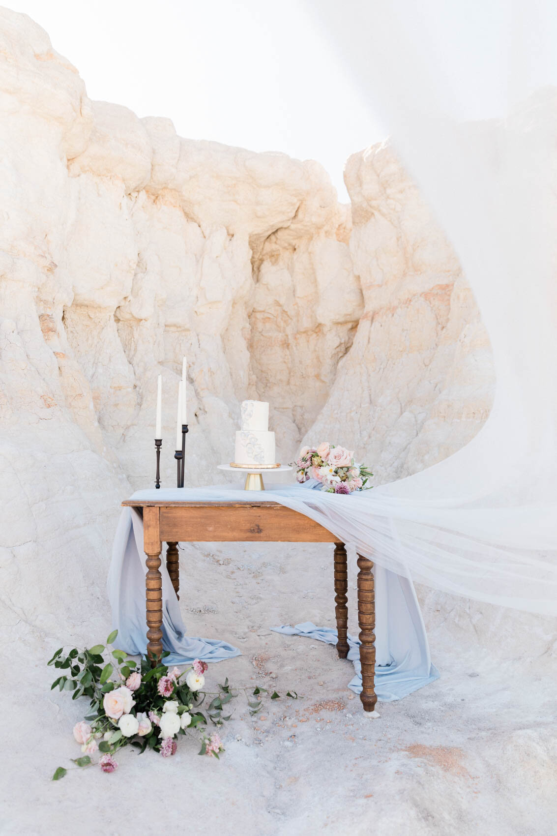 ethereal_editorial_at_the_Paint_mines_for_rocky_mountain_bride_by_colorado_wedding_photographer_diana_coulter-3