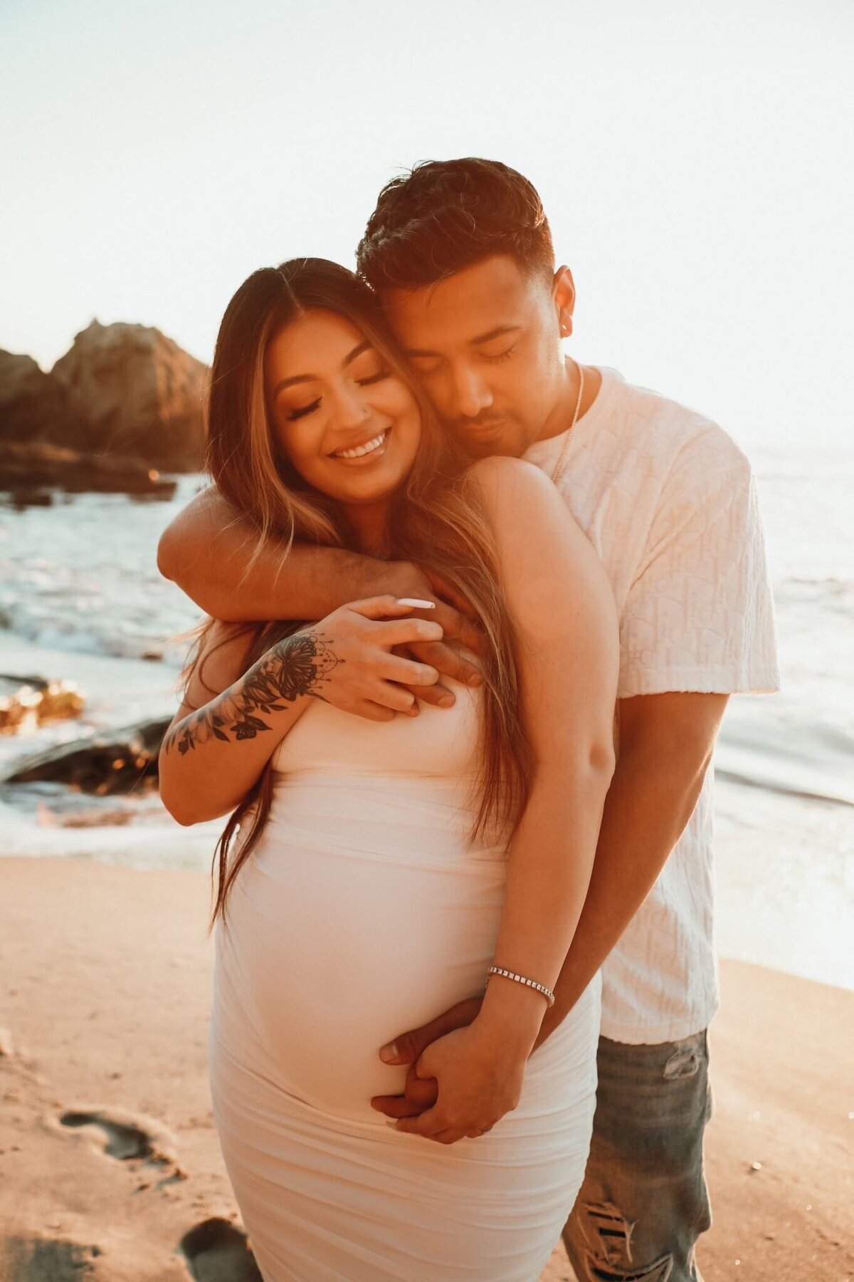 golden-hour-couple-maternity-laguna-moss-beach