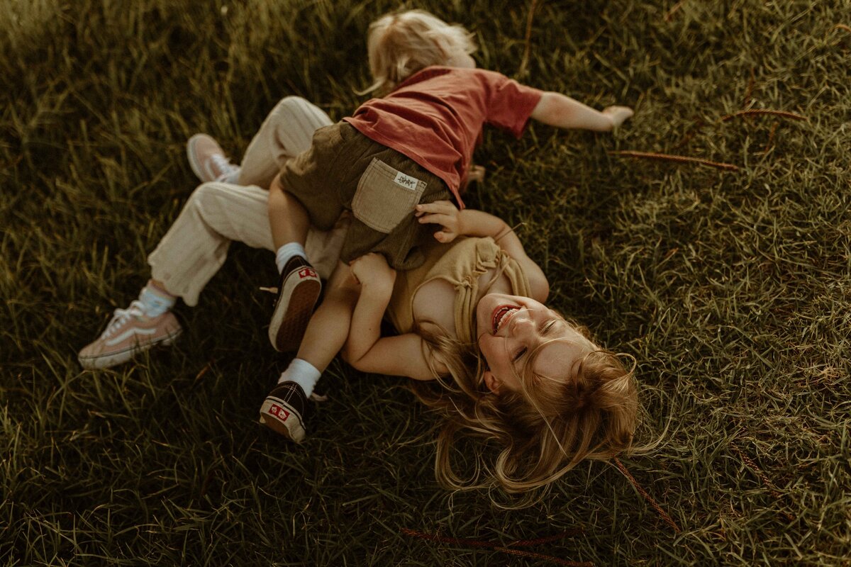 emmawandphotography_bundneena_kurnell_motherhood_sutherlandshirephotographer_cronullaphotographer_motherhood_sydneymotherhoodphotographer_royalnationalpark_familyphotographer_sutherlandshirefamilyphotographer_cronullafamilyphotographer_beachshoot_beachfamilysession_vanlife_urbanfamilyphotographer