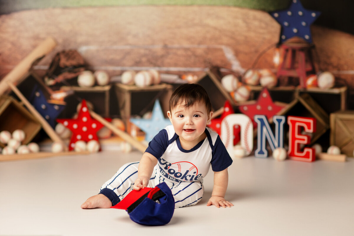 Best NW Arkansas cake smash photographer, cake smash photography near me, baby birthday photoshoot NW Arkansas