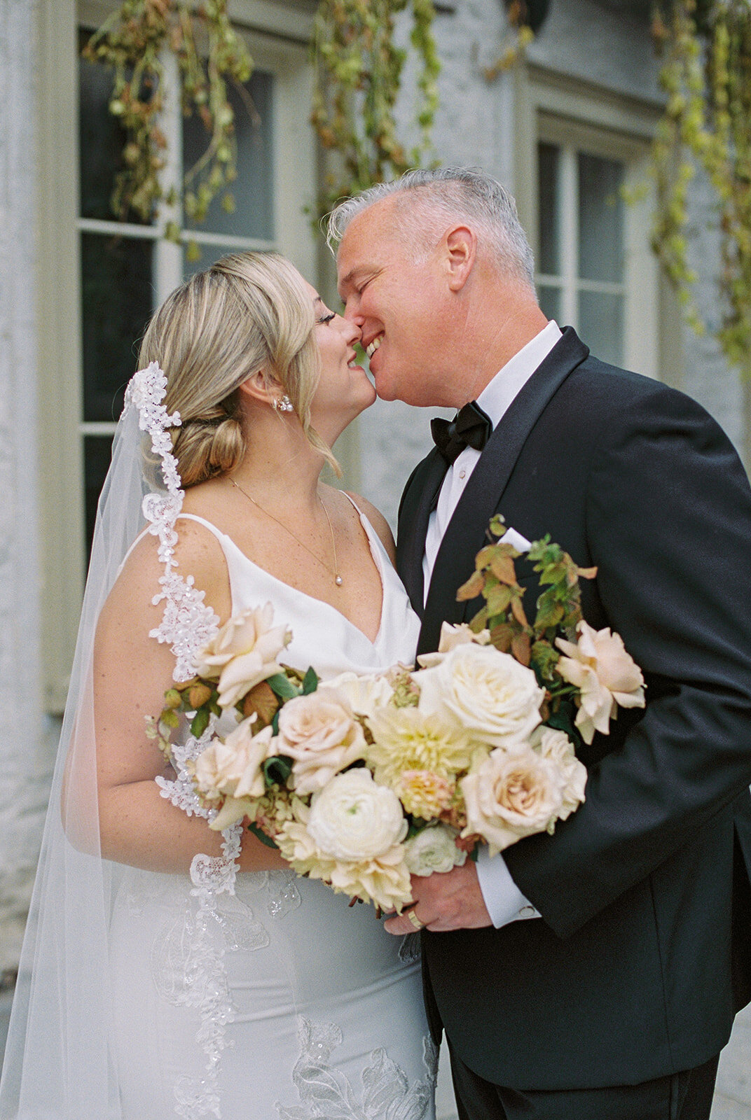 minted-photography-okanagan-kelowna-destination-wedding-photographer-rick-maria-wedding-fairmont-chateau-frontenac-quebec-59