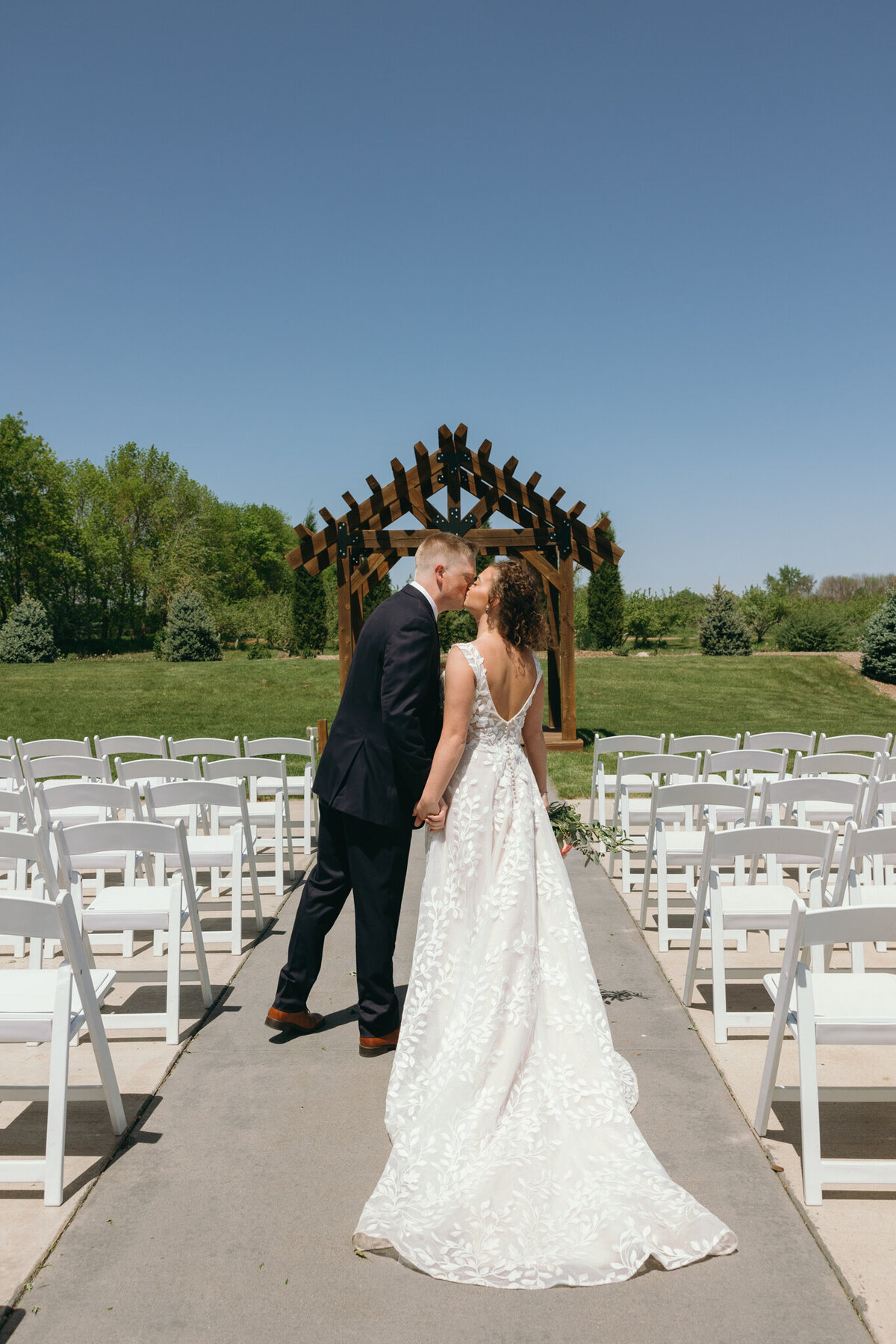 The Veranda by Meadow Barn Wedding Venue, Sioux Falls Wedding Venues, RCC Photographer, Sioux Falls Wedding Photographer-53