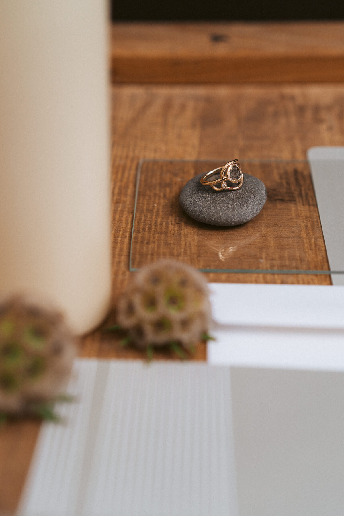 -granite-falls-western-washington-cabin-greenhouse-elopement--16