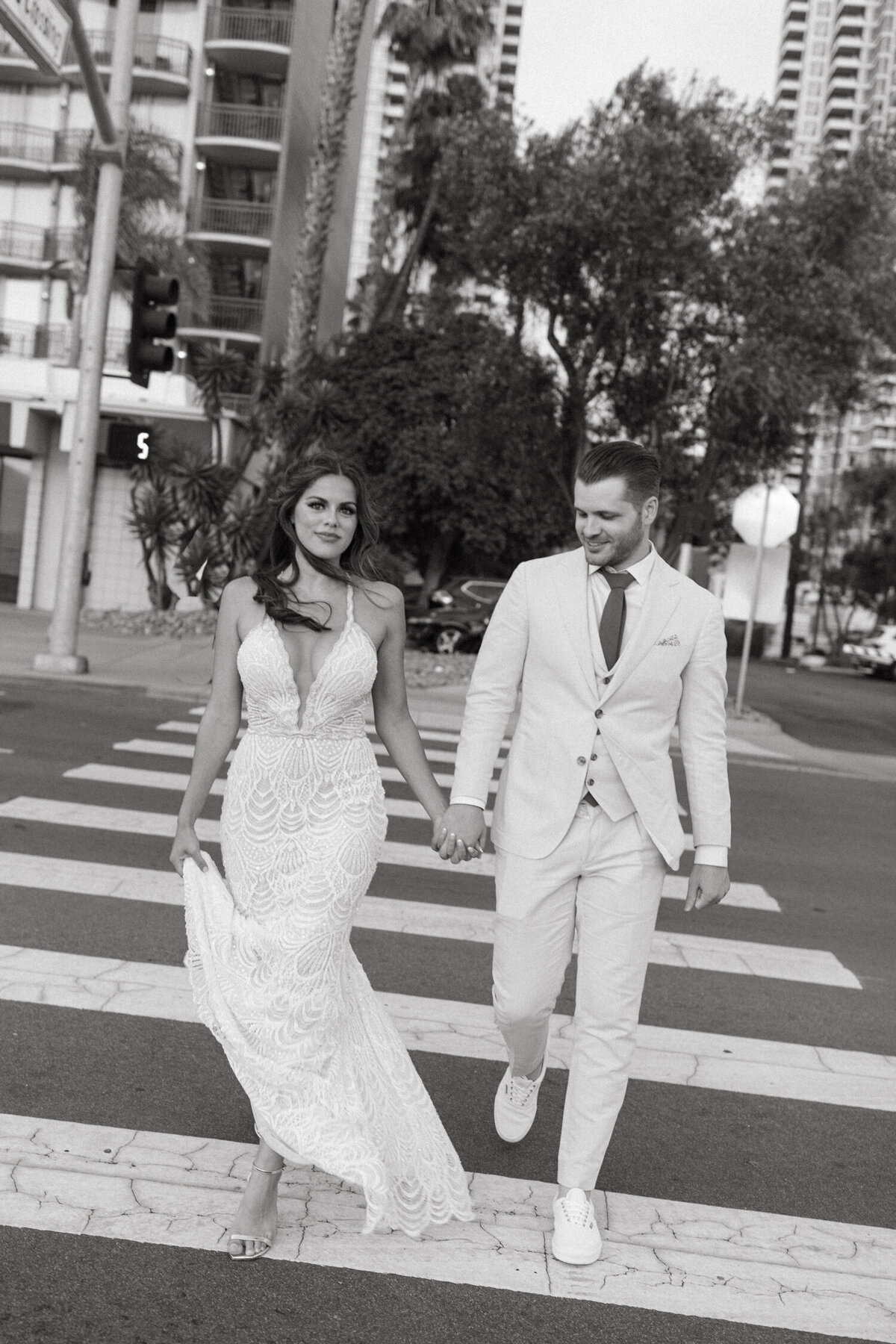 Urban-Bride-Groom-Walking-0637