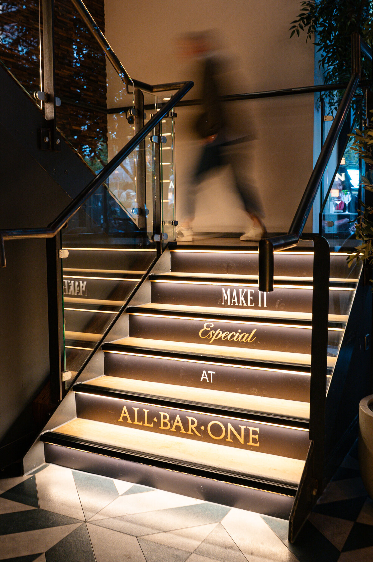 modelo-abinbev-be-at-one-cocktailbar-takeover-brand-event-leicester-square-london-marc-james-photography-5