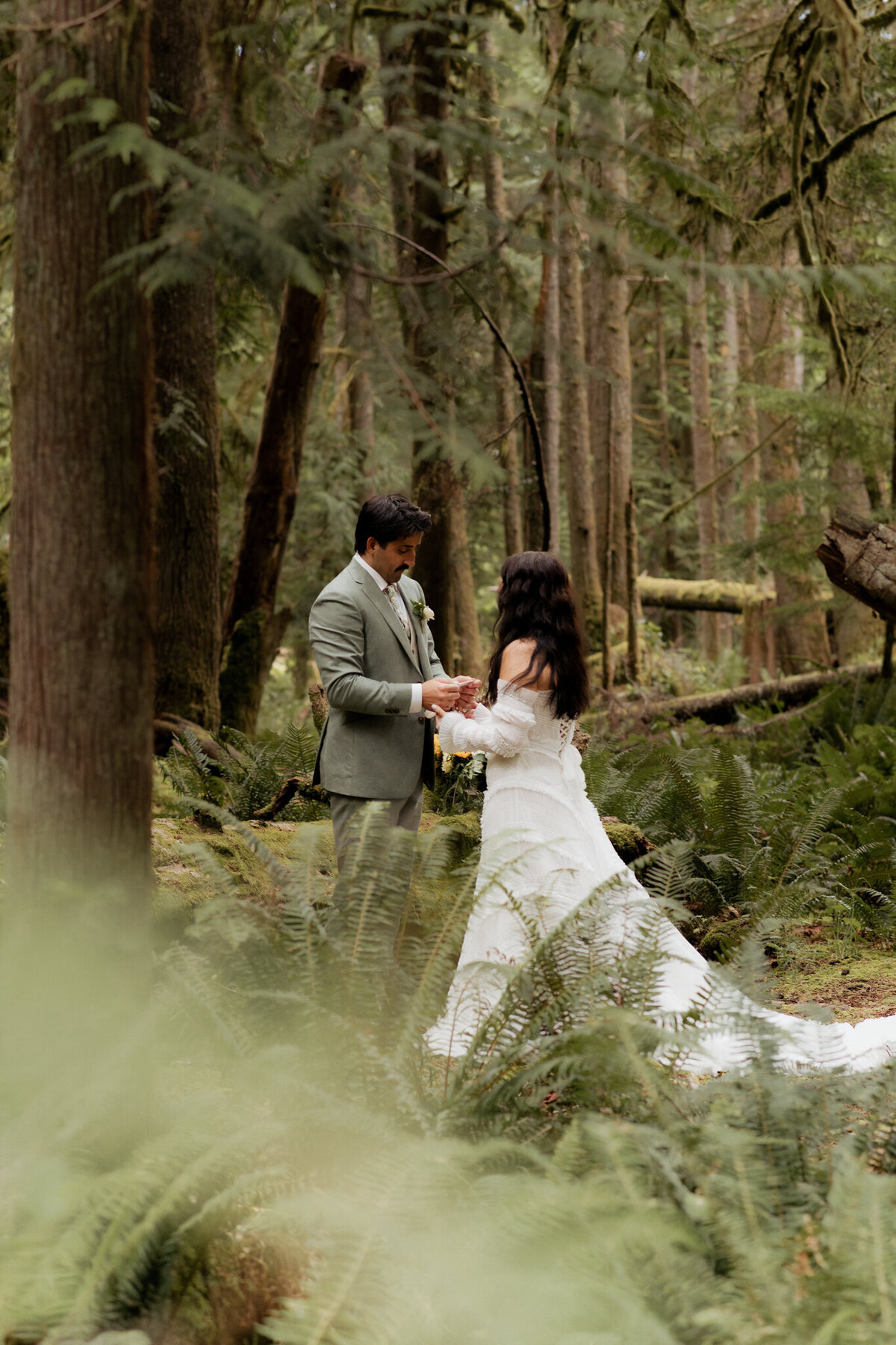 jamie-and-brian-chelsea-brown-photo-sunshine-coast-bc-wedding-photographer-178