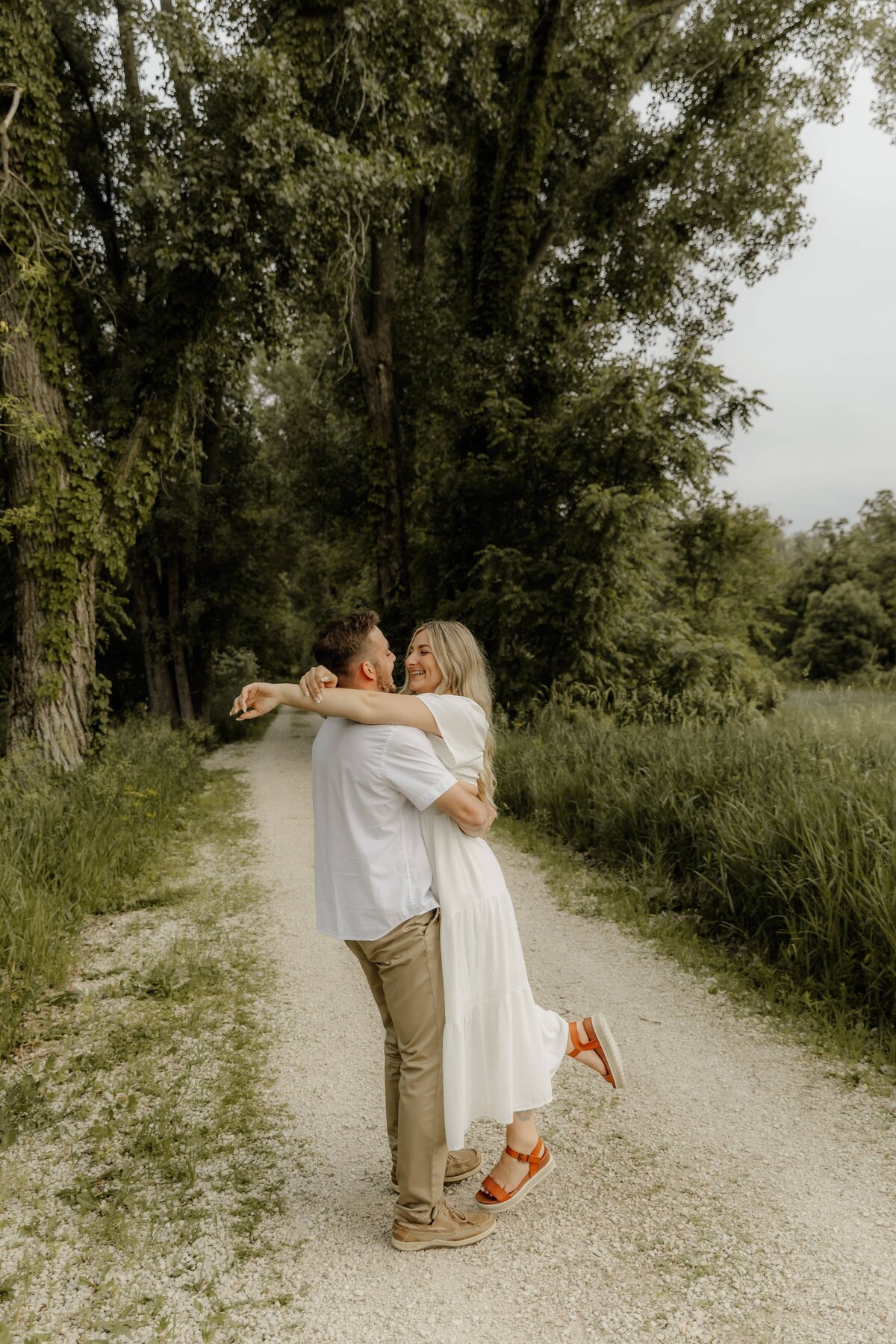 lighthearted-engagement-session-9