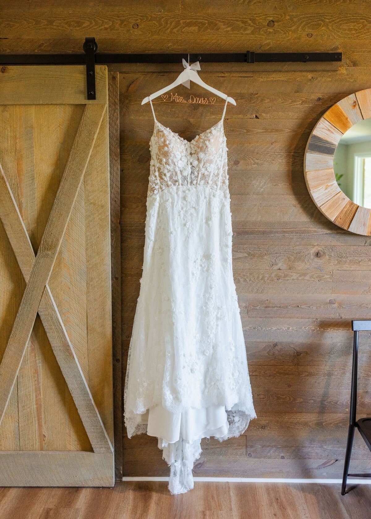 dress-details-farmhouse-lewallen-farms-ga